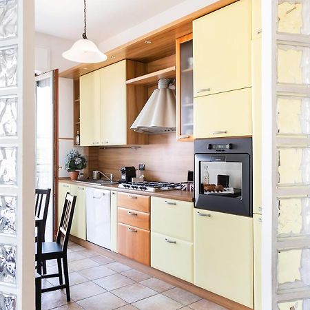 Santa Chiara Apartment By Myhomeincomo Ngoại thất bức ảnh