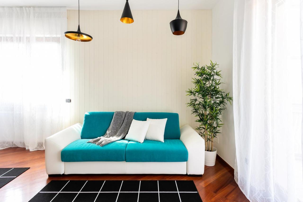 Santa Chiara Apartment By Myhomeincomo Ngoại thất bức ảnh