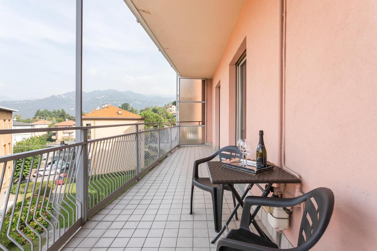 Santa Chiara Apartment By Myhomeincomo Ngoại thất bức ảnh